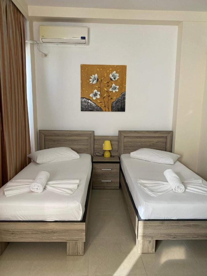 Apartamente Berti'S Garden Sarande Exterior photo