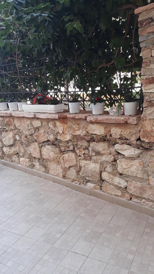 Apartamente Berti'S Garden Sarande Exterior photo