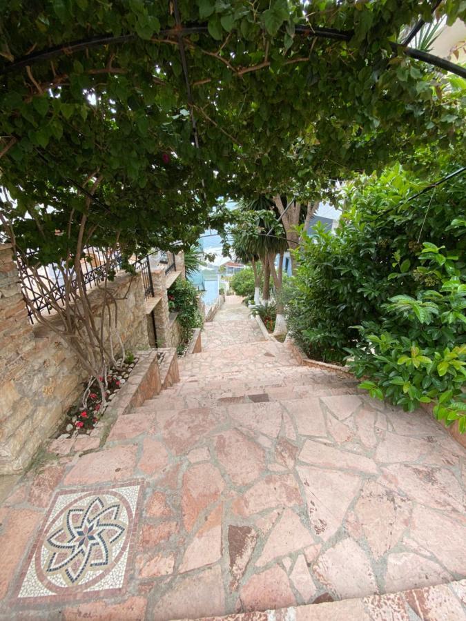 Apartamente Berti'S Garden Sarande Exterior photo